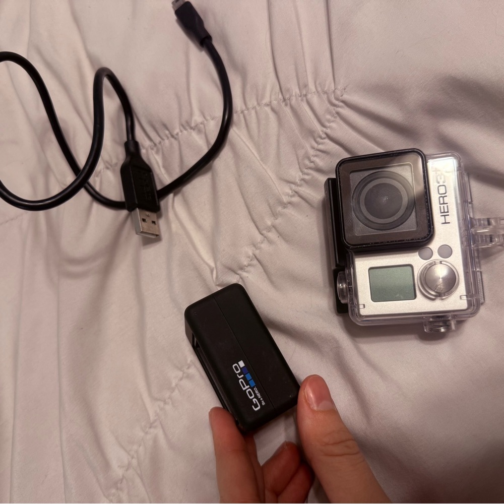 Silver GoPro Hero 3+ - Picture 5 of 5